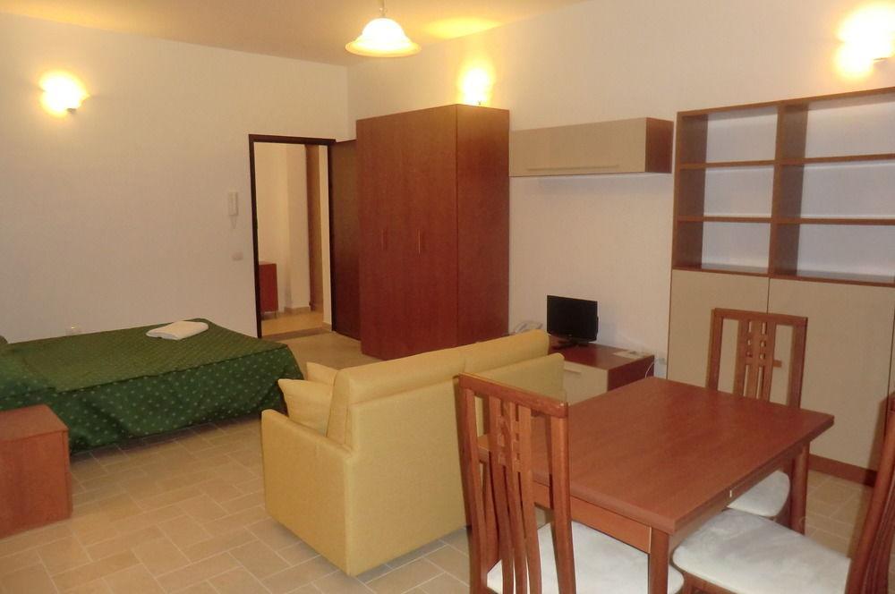 Il Casaletto Dei Ludi Aparthotel Aranova Kültér fotó