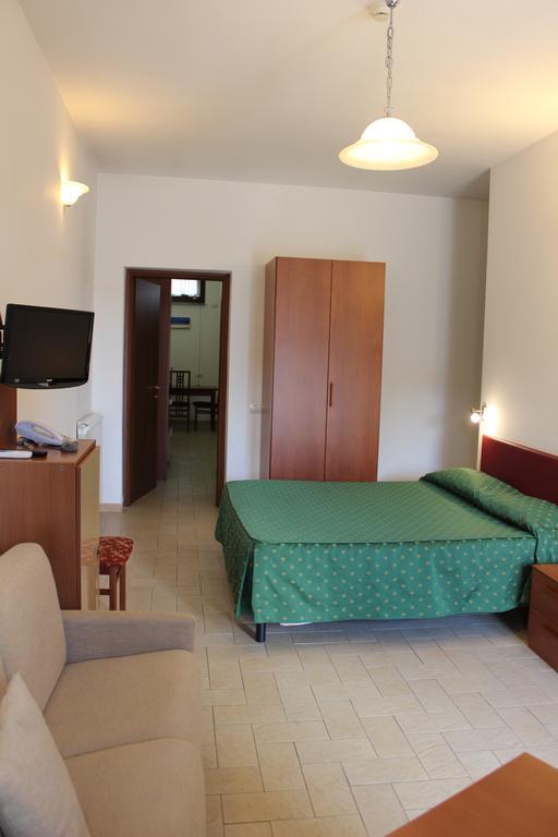 Il Casaletto Dei Ludi Aparthotel Aranova Kültér fotó