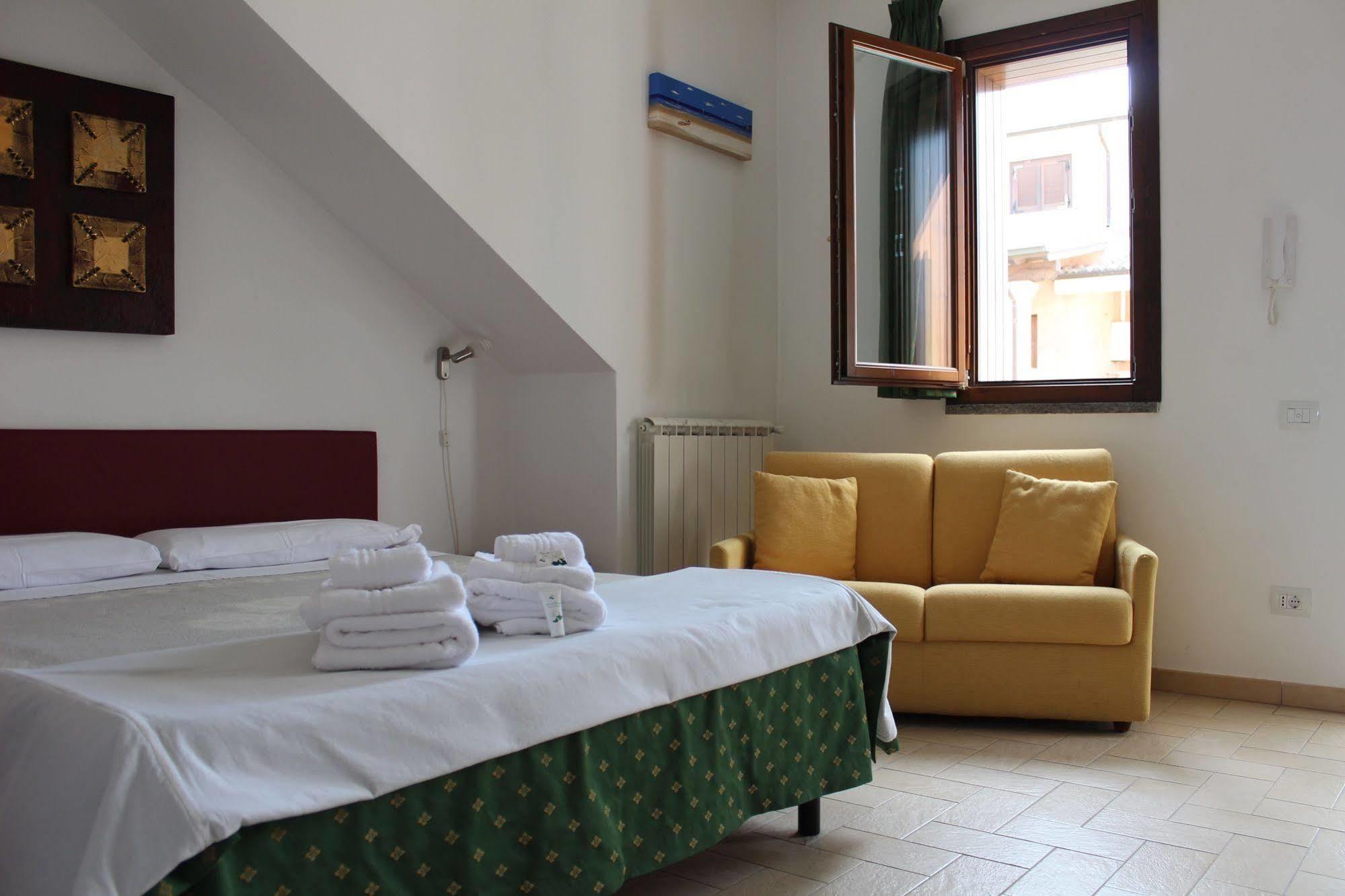 Il Casaletto Dei Ludi Aparthotel Aranova Kültér fotó