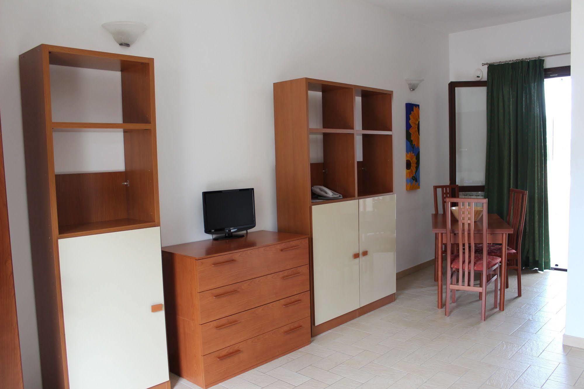 Il Casaletto Dei Ludi Aparthotel Aranova Kültér fotó